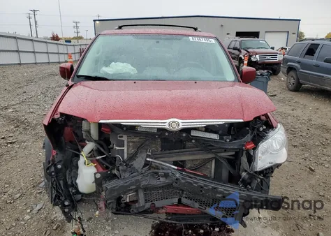 2010 Chrysler Town & Country Touring из США, поврежденный, VIN 2A4RR5D13AR151607